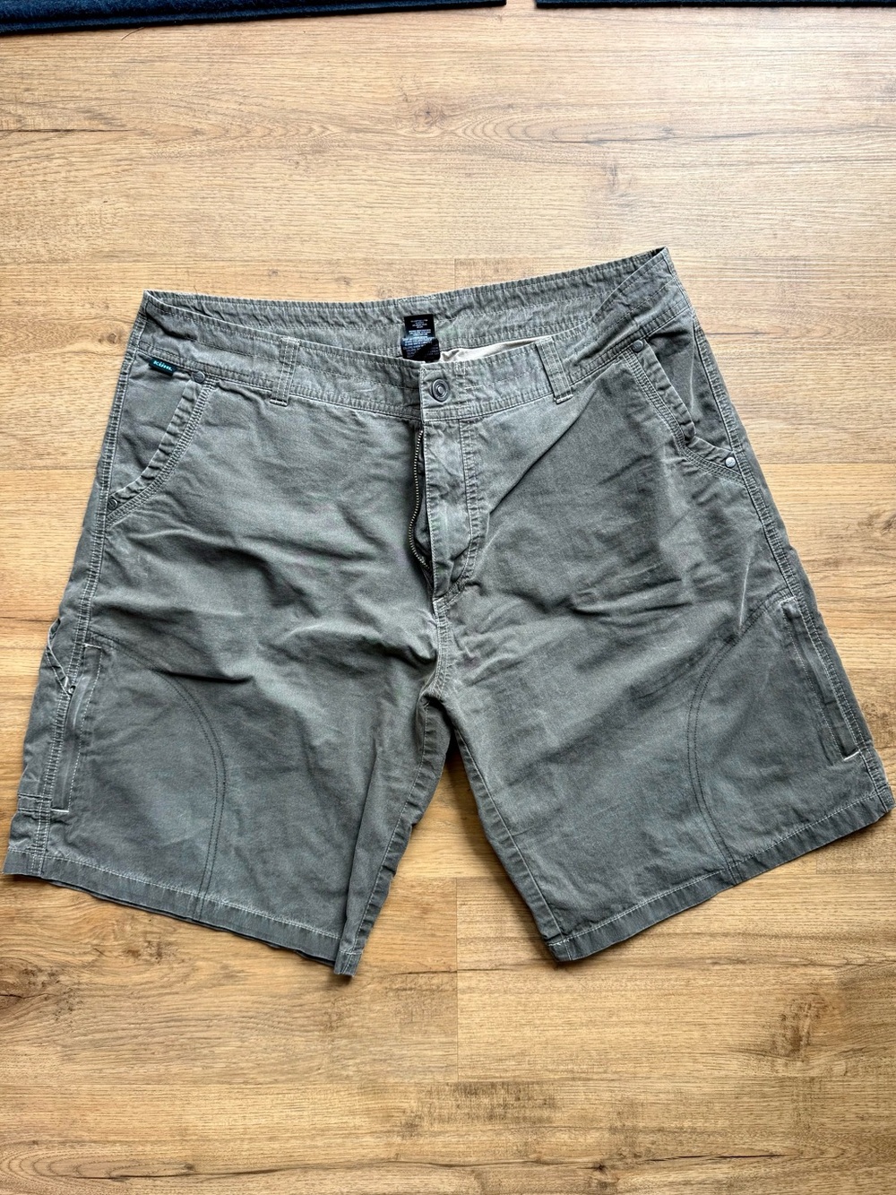 Men’s Kuhl Shorts 38